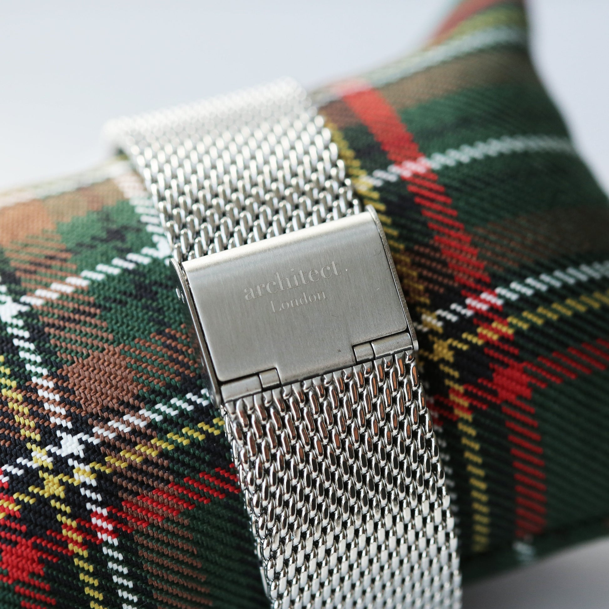 Personalized Men's Watches - Men's Minimalist Engraved Watch In Steel Silver Mesh 