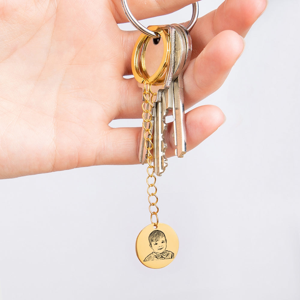 Personalized Portrait Keychain - GiftsofaKind